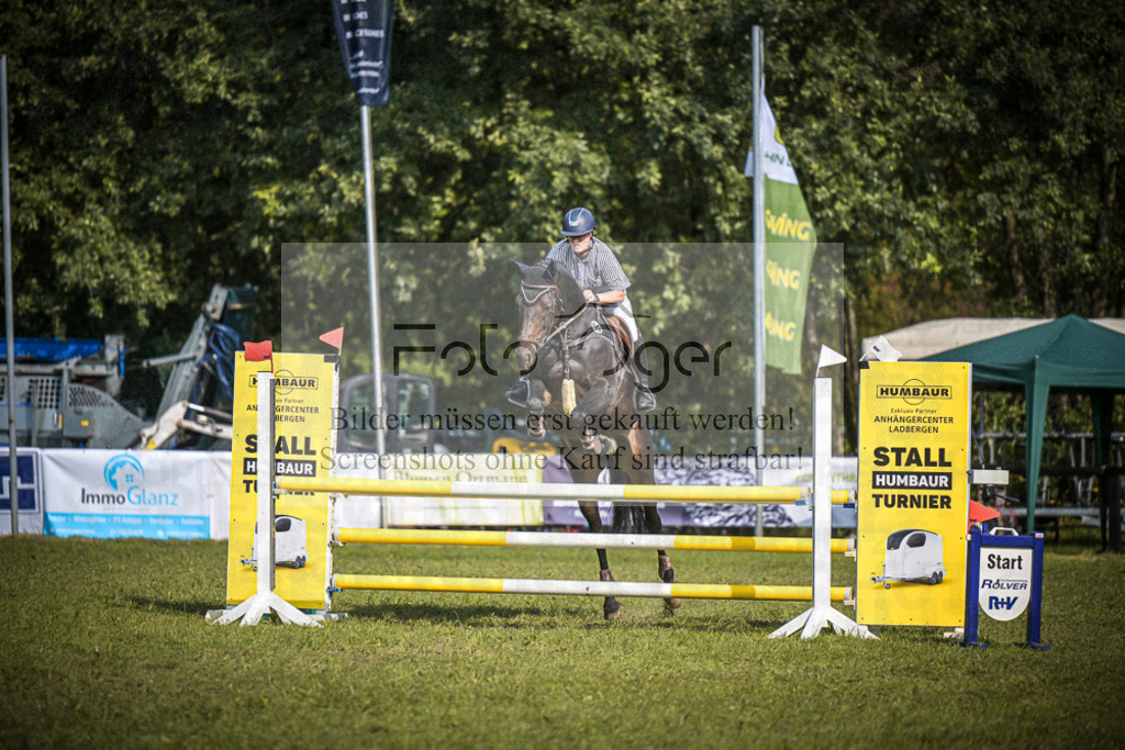 DOS_0018 | Entdecke hochwertige Reitturnierfotos von Foto Oger. Professionell, emotional und authentisch – jetzt Lieblingsmomente im Shop bestellen.Deutschlandweite Turnierfotografie. - Realisiert mit Pictrs.com