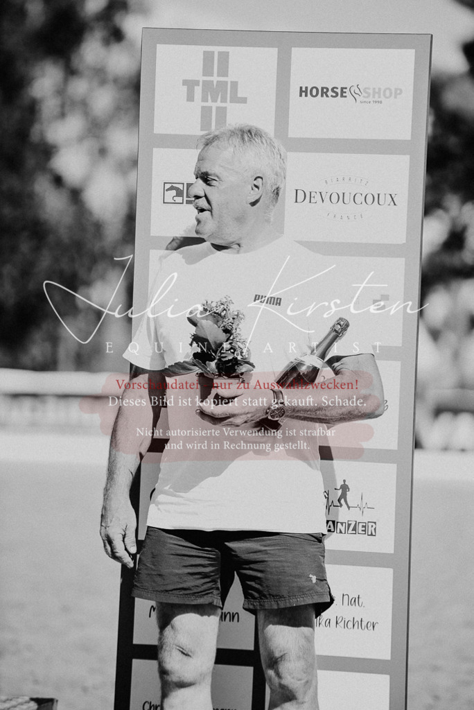 DSC_9865 | Pferde- und Turnierfotografie in Westsachsen. Pferdeportraits, Auftragszeichnungen und intuitive Kunst.