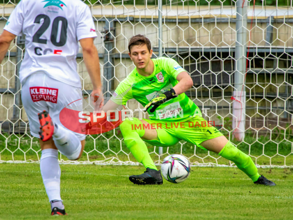TSV Grafenstein - SK Maria Saal | Fabian Stornig (SK Maria Saal #20) Alexander Moll (SK Maria Saal #1) TSV Grafenstein - SK Maria Saal am 02.08.2022 in Grafenstein
(Sportplatz), AUSTRIA, (Photo by Ernst Krawagner sport-fan.at),  - Realisiert mit Pictrs.com