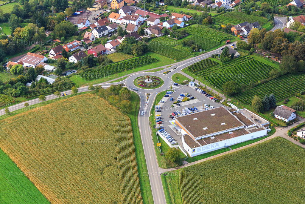 Luftbild: EDEKA Paul im Ortsteil Appenhofen in Billigheim-Ingenheim im Bundesland Rheinland-Pfalz in Deutschland. Foto: IMG_072725.jpg vom 19.09.2014 durch Werner Riehm/FLY-FOTO.deAuflösung des Originals: 5472 x 3648 pxWWW.EDEKA.DE