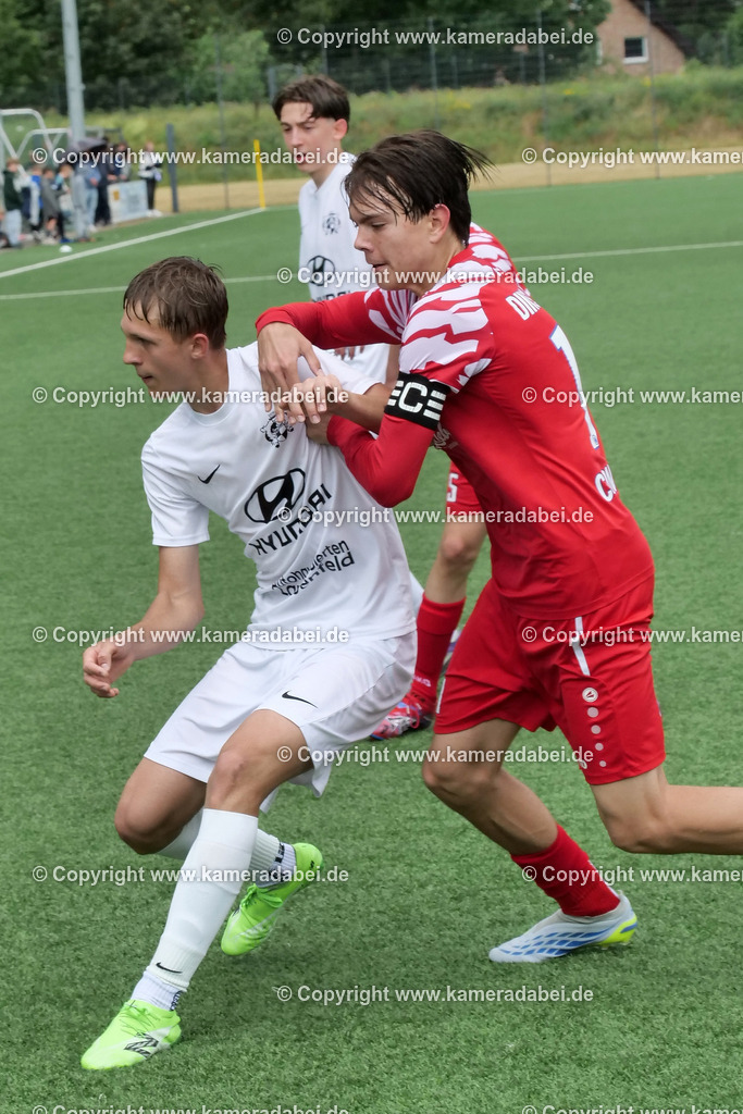 Fußball : C-Junioren : Aufstieg Regionalliga West : SUS 09 Dinslaken - Vfb 03 Hilden am 04.06.2026 in Dinslaken | Fußball : C-Junioren : Aufstieg Regionalliga West : SUS 09 Dinslaken (rotr Trikots)- Vfb 03 Hilden (weiße Trikots) am 04.06.2026 in Dinslaken - Realisiert mit Pictrs.com