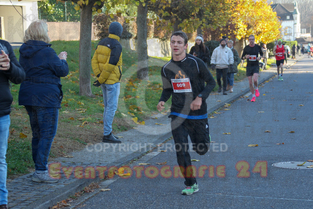 241201_1217_EV4_2032 | Sportfotografie im Rhein-Sieg Kreis, Köln, Bonn, NRW, Rheinland Pfalz, Hessen, etc. Unser Tätigkeitsfeld umfasst den Laufsport vom Volkslauf über den Marathon, Duathlon, Triathon bis zum Ultralauf wie Kölnpfad Ultra oder Schindertrail.