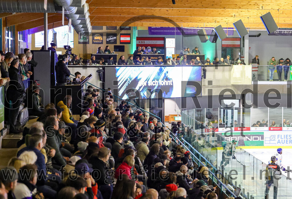 2025-09-26_078_TSV_Erding_gegen_SC_Riessersee | Erding, Deutschland, 26.09.2025:Eishockey, Oberliga Süd 2025 / 2026, 3. Spieltag, TSV Erding gegen SC Riessersee, Endergebnis: 3:5Foto: Christian Riedel / fotografie-riedel.net