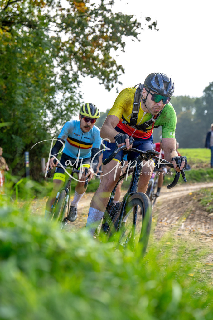 Ralf Eppink Photography 20251012_DSC04337 | Sportfotografie, Eventfotografie, Porträtfotografie, Radsport Fotograf, Triathlon Fotograf, Düsseldorf Fotograf, Köln Fotograf, Actionfotografie, Teamfotografie, Peoplefotografie, Business Portraits, Veranstaltungsfotografie, Reportagefotografie - Realisiert mit Pictrs.com