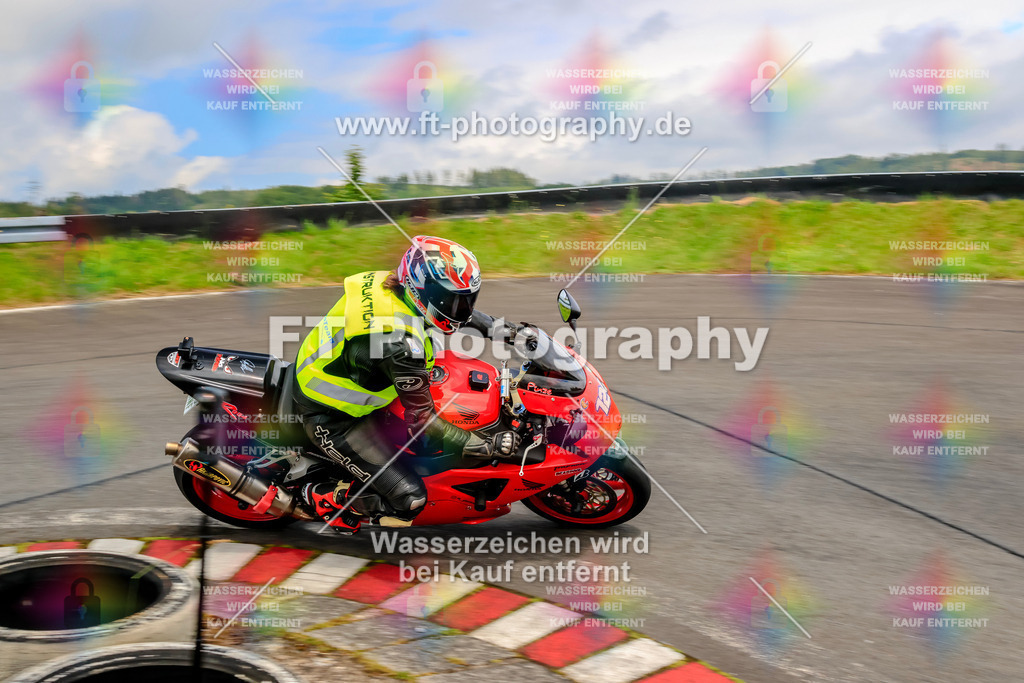 _TCM3253 | Hier findet Ihr Bilder von Touristenfahrten auf der Nürburgring Nordschleife oder von anderen Veranstaltungen die ich besucht habe. Viel Spass beim Durch Schauen 