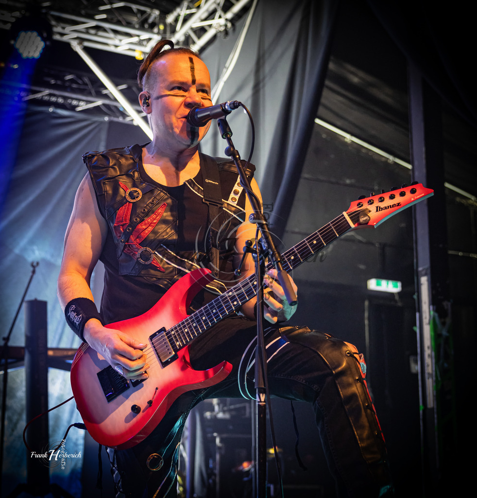 Ensiferum | Frank Herberich Fotografie, Frank Herberich, Fotografie, Hochzeit, Portrait, St. Peter Ording, Ording, Westerhever, Nordsee, Frank Fotografie, Hardheim,  Odenwald,Walldürn, Band,Eventfotografie - Realisiert mit Pictrs.com