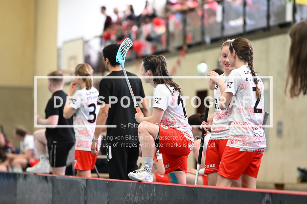 Floorball I Frauen I Saison 2023-2024 I 1. Frauen Floorball-Bundesliga I Playoffs 3. Spieltag I ETV Lady Piranhhas Hamburg - Dümptener Füchse I 48204 | Der Sportfotograf. - Realisiert mit Pictrs.com