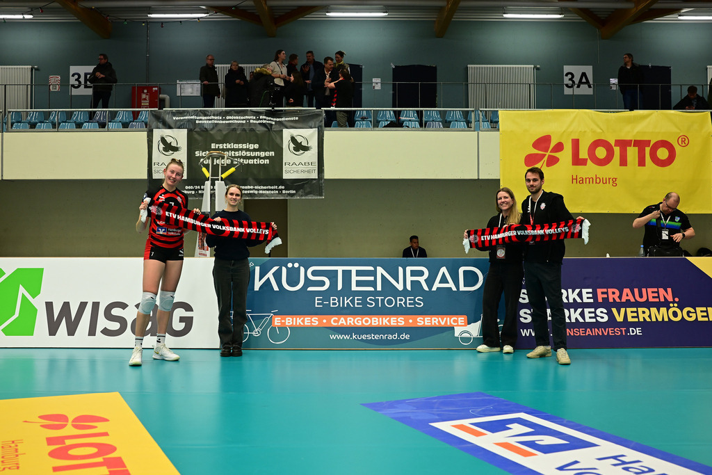 Volleyball I Frauen I Saison 2025-2026 I Bundesliga I Hauptrunde I ETV Hamburger Volksbank Volleys - Skurios Volleys Borken | Der Sportfotograf. - Realisiert mit Pictrs.com