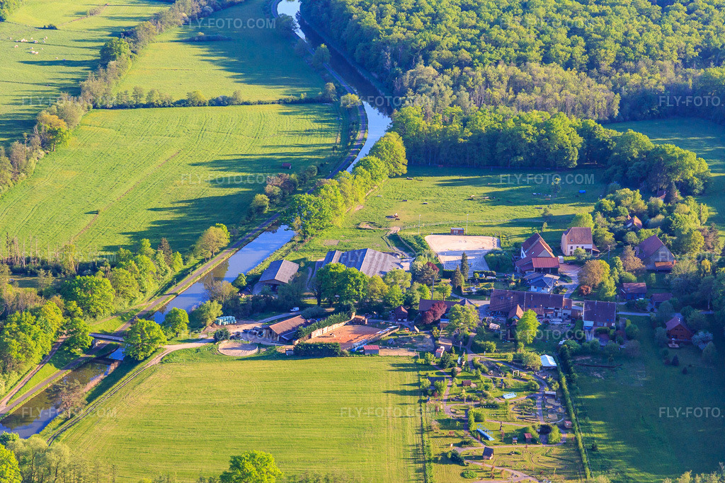 Aerial view: Parc Nature de Cheval in Altwiller in the state Bas-Rhin, France. – Photo: IMG_146132.jpg taken on 05/01/2025 by Werner Riehm/FLY-FOTO.com – Resolution of the original: 5472 x 3648 px – PARC-NATUREDECHEVAL.FR