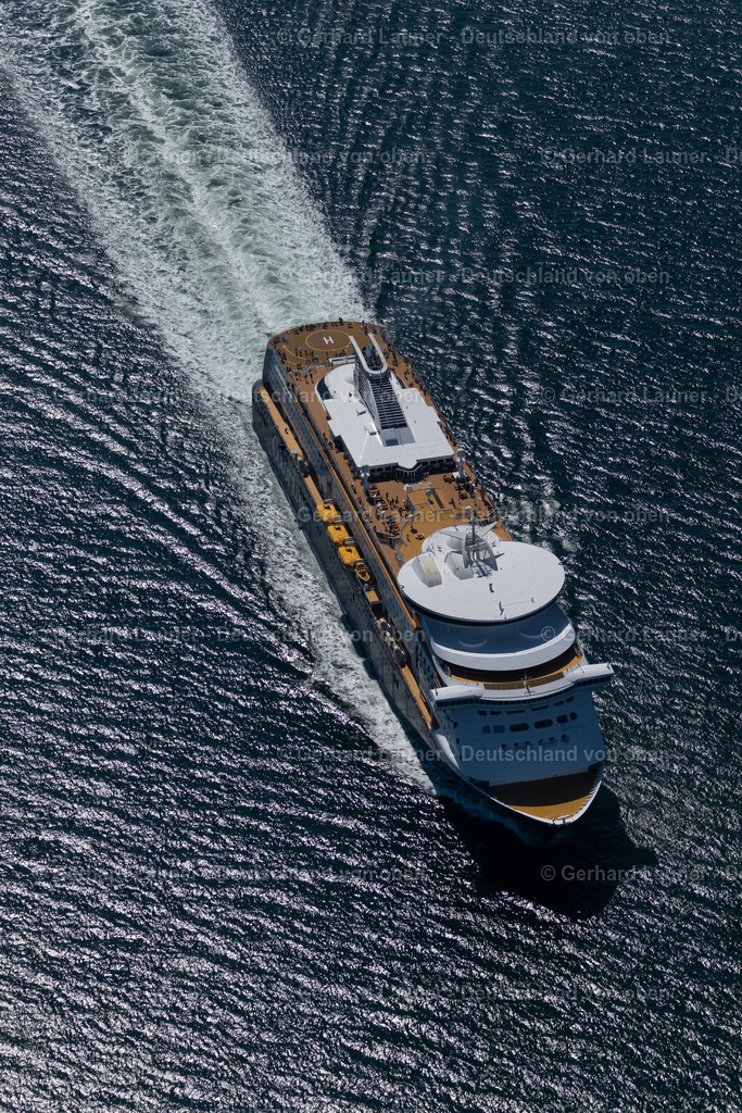 4037927 | STRANDE 07.08.2020 Kreuzfahrt- Passagier- und Fahrgast- Schiff " Color Fantasy " in Fahrt auf der Ostsee in Strande im Bundesland Schleswig-Holstein, Deutschland. Weiterführende Informationen bei: Color Line GmbH. // Cruise and passenger ship " Color Fantasy " operating on the baltic sea in Strande in the state Schleswig-Holstein, Germany. Further information at: Color Line GmbH. Foto: Gerhard Launer