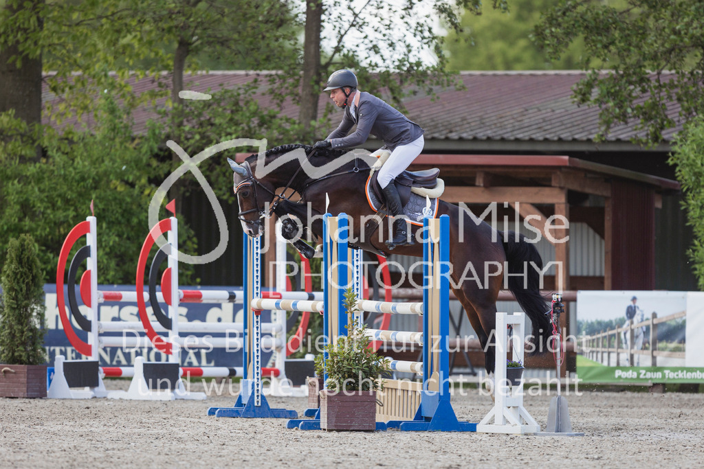 250506_Mühlen_SprPf-L1-316 | Deine schönsten Turniermomente als professionelle Fotos! Entdecke hochwertige Pferdesport-Fotografie im Online-Shop. Jetzt Fotos finden & bestellen!