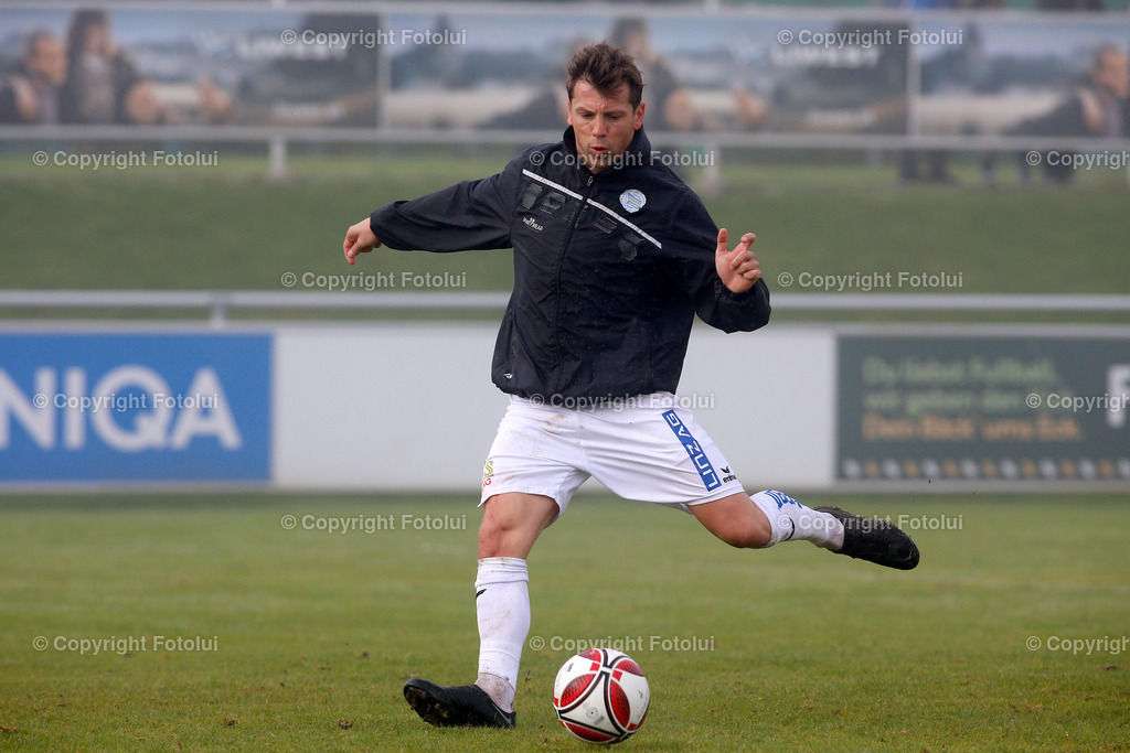 A_LUI_301022_01 | SPORT FUSSBALL LANDESLIGA OST ST.MAGDALENA-DONAU LINZ 30.OKT.2022 IM BILD: (MAGDALENA) UND ROMAN HINTERSTEINER (DONAU) FOTO:FOTOLUI