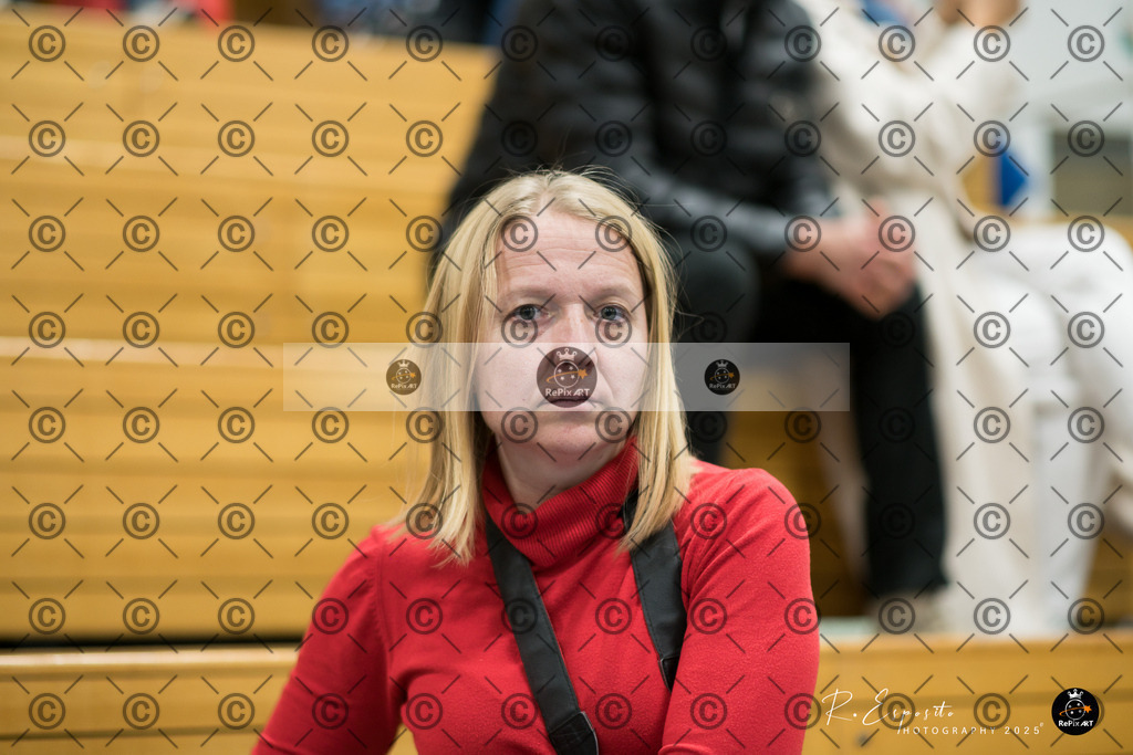 20251123_FCR-Hallenturnier-F1_RAW-1_020-160 | Sport und Naturfotografie von Roberto Esposito zeigt echte Momente Bewegung und die Schönheit der Natur. Ausdrucksstarke Bilder schaffen Emotionen.