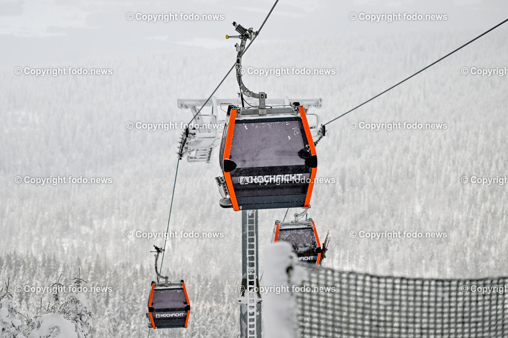 Hochficht_ Skigebiet_ Boehmerwald_ 04.02.2023-31 | 04.02.2023, Hochficht, AUT, Skigebiet Hochficht, Boehmerwald, im Bild Hochficht Bergbahn, Gondel, Skipiste, Bergstation