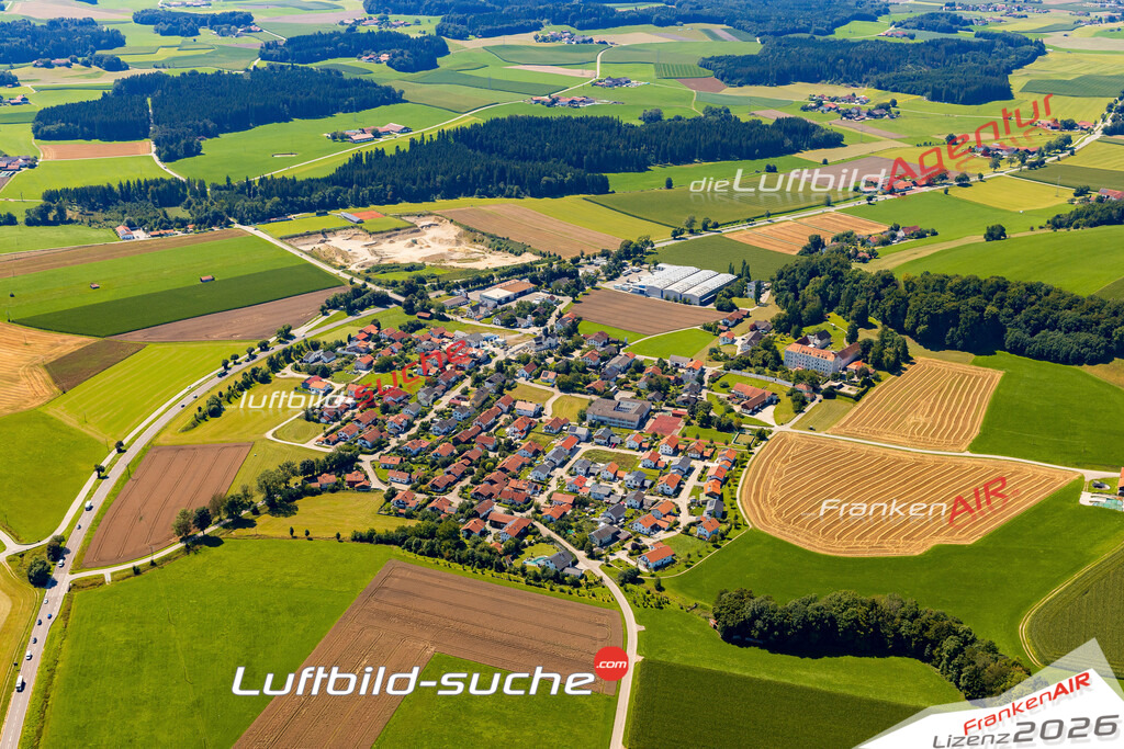 Schrägluftbild  Ramsau  Reichertsheim - Das Luftbild wurde 2025 vom UL-Flugzeug heraus erstellt ( keine Drohne ) - Hochauflösende Luftaufnahme -Nicht vergleichbar mit Google Maps oder Satelittenbilder- Die Geschenkidee !Mit Lizenz und Bildrechte bestellbar