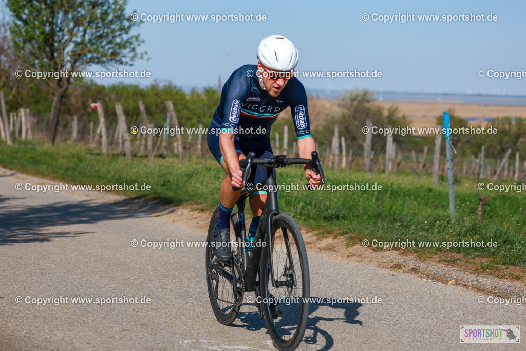 584_AR6_8160 | Neusiedlersee Radmarathon 2026@sportshot_your_pictrs #yourpictures#roadtowm2029 #nrm #neusiedlerseeradmarathon #neusiedlersee #neusiedlerseetourismus #burgenland #mörbisch #nrm26 #burgenlandtourismus #voglundco #poweredbyburgenlandtourismus #radsport #rad #marathon #ucigranfondo #visitburgenland #ucigranfondoworldseries