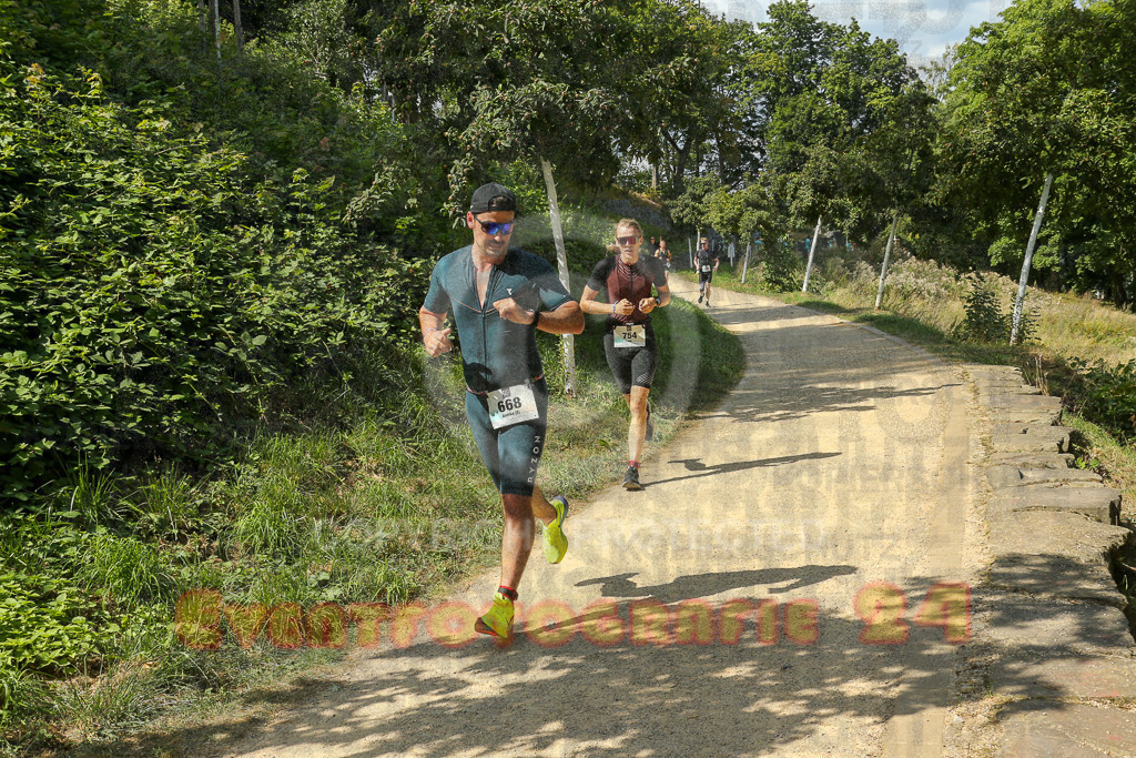 250824_1435_EX1_6752 | Sportfotografie im Rhein-Sieg Kreis, Köln, Bonn, NRW, Rheinland Pfalz, Hessen, etc. Unser Tätigkeitsfeld umfasst den Laufsport vom Volkslauf über den Marathon, Duathlon, Triathon bis zum Ultralauf wie Kölnpfad Ultra oder Schindertrail.