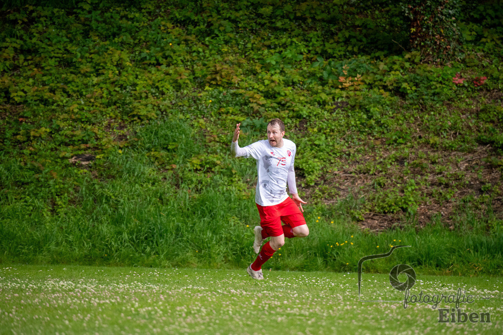 1. FC Ohmstede-SVE Wiefelstede | Herren Kreispokalfinale Jade-Weser-Hunte; 1.FC Ohmestede (gelb) - SVE Wiefelstede (weiß) am 16.06.2024; in Obenstrohe (Plaggenkrugstraße), Photo: Philip Eiben 2024 - Realisiert mit Pictrs.com