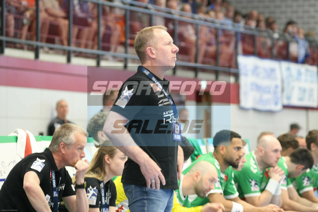 GWD Minden´- VFL Gummersbach | Frank Carstens (Trainer GWD Minden) - © Sportfoto-Sale (MK) - Realisiert mit Pictrs.com