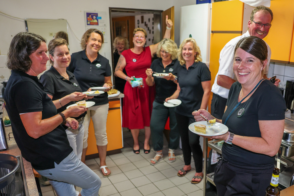 top-top.de-250628-092 | Foto, Video, Fotografie, Videografie, Fotobox, DJ, Discjockey, Musik, Musikbox, Veranstaltung, Photobooth, Amazon, Ebay, Buchtipp, Bestseller, Autor, Verlag, Buch, Wesel, Hamminkeln, NRW, Dinslaken, Rees, Drohne, Hochzeit, Party, Fotobox, Wesel, Fotograf