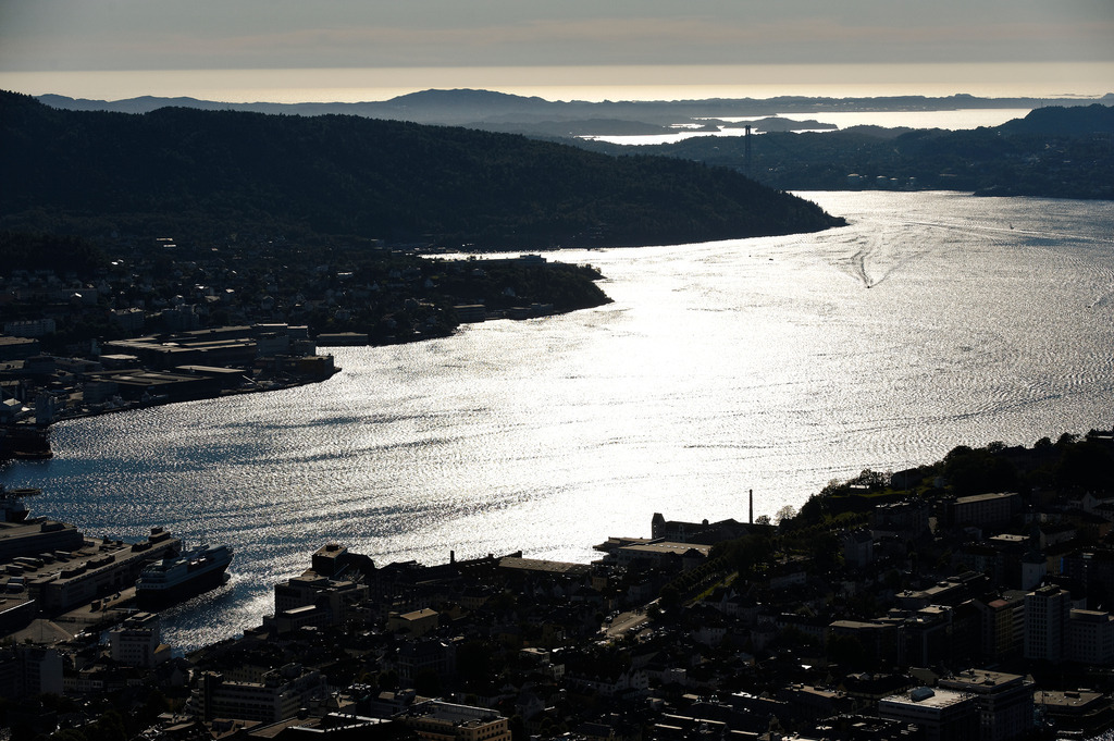Blick auf das Hafenviertel | Bergen, Norwegen - July 14, 2011: Urlaubsreise in Norwegen; Blick auf das Hafenviertel - Realisiert mit Pictrs.com