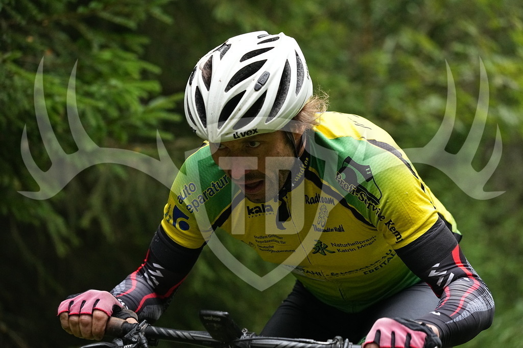 FC109659 | Fotogalerie der Treibjagd im Dunkelwald - Dein MTB Etappenrennen im Erzgebirge - Realisiert mit Pictrs.com