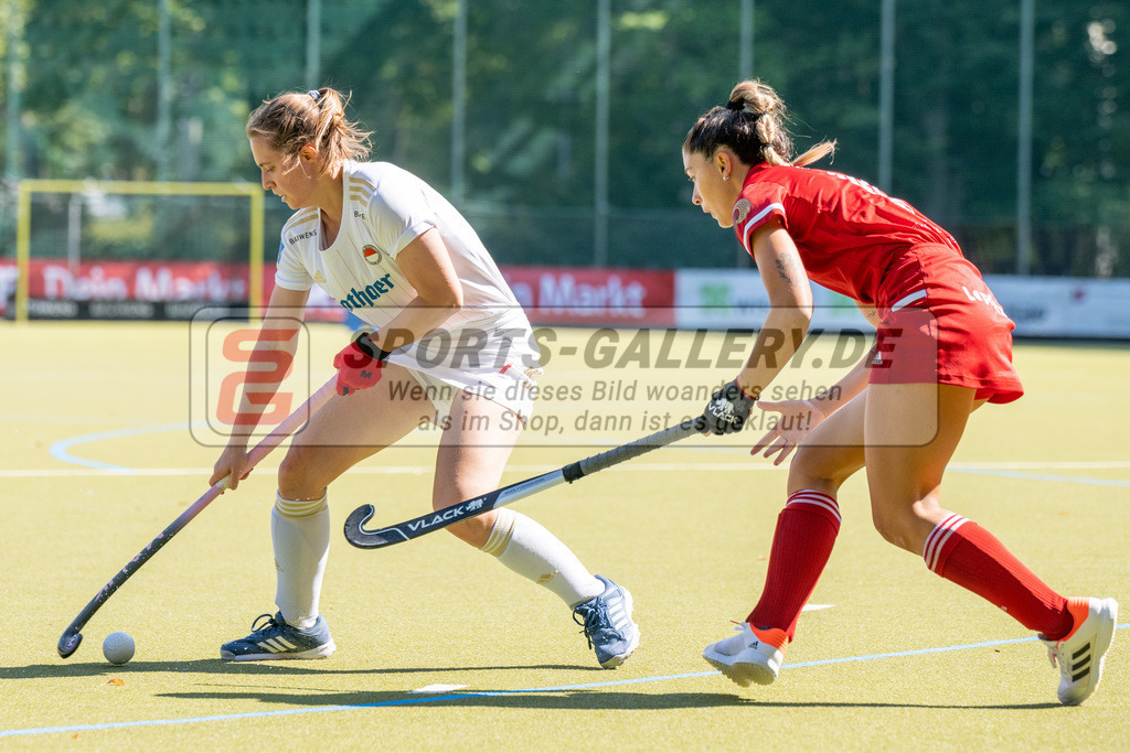 SFE_20220903_0097 | Lea Stöckel ( Rot-Weiss Köln #7 )  ; 1. Bundesliga Hockey Herren Rot-Weiss Köln - Bremer HC am 03.09.2022 in Köln (KTHC Stadion Rot-Weiss Köln Tennis and Hockey Club), Photo: Stephan Fehrmann 2022 (Sports-Gallery)