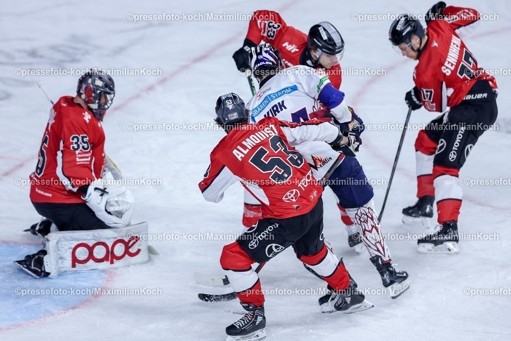KEC23042501078 | 23.04.2025, Eishockey, DEL Finale Play-offs, Kölner Haie - Eisbären Berlin, Finale Spiel 3, Lanxess-Arena Köln: Julius Hudacek (Kölner Haie #35) Adam Almquist (Kölner Haie #53) Jan Luca Sennhenn (Kölner Haie #17) im Zweikampf gegen Tim Wohlgemuth (Kölner Haie #33) im Zweikampf gegen Liam Kirk (Eisbaeren Berlin #94) 