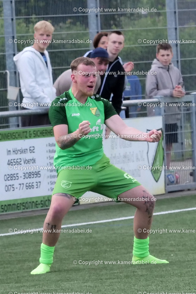 Fußball : Bezirksliga : SV 08/29 Friedrichsfeld - Borusia Veen am 10.05.2026 in Voerde Friedrichsfeld | Fußball : Bezirksliga : SV 08/29 Friedrichsfeld - Borusia Veen am 10.05.2026 in Voerde Friedrichsfeld - Realisiert mit Pictrs.com