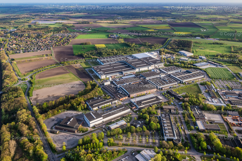 Stade_Airbus_ELS_1282140424 | STADE 14.04.2024 Gebäude und Produktionshallen auf dem Fabrikgelände Airbus Deutschland GmbH im Ortsteil Ottenbeck in Stade im Bundesland Niedersachsen, Deutschland. Weiterführende Informationen bei: Airbus SE. // Building and production halls on the premises Airbus Deutschland GmbH in the district Ottenbeck in Stade in the state Lower Saxony, Germany. Further information at: Airbus SE. Foto: Martin Elsen