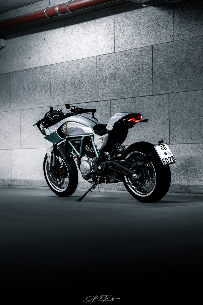 Ducati Scramber Formula 73 | Entdecken Sie die faszinierende Welt von Alexander Tschuncky Arts: Kreative Fotografie, atemberaubende Automobilkunst und hochwertiger Bilderdruck. Lassen Sie sich inspirieren! - Realisiert mit Pictrs.com