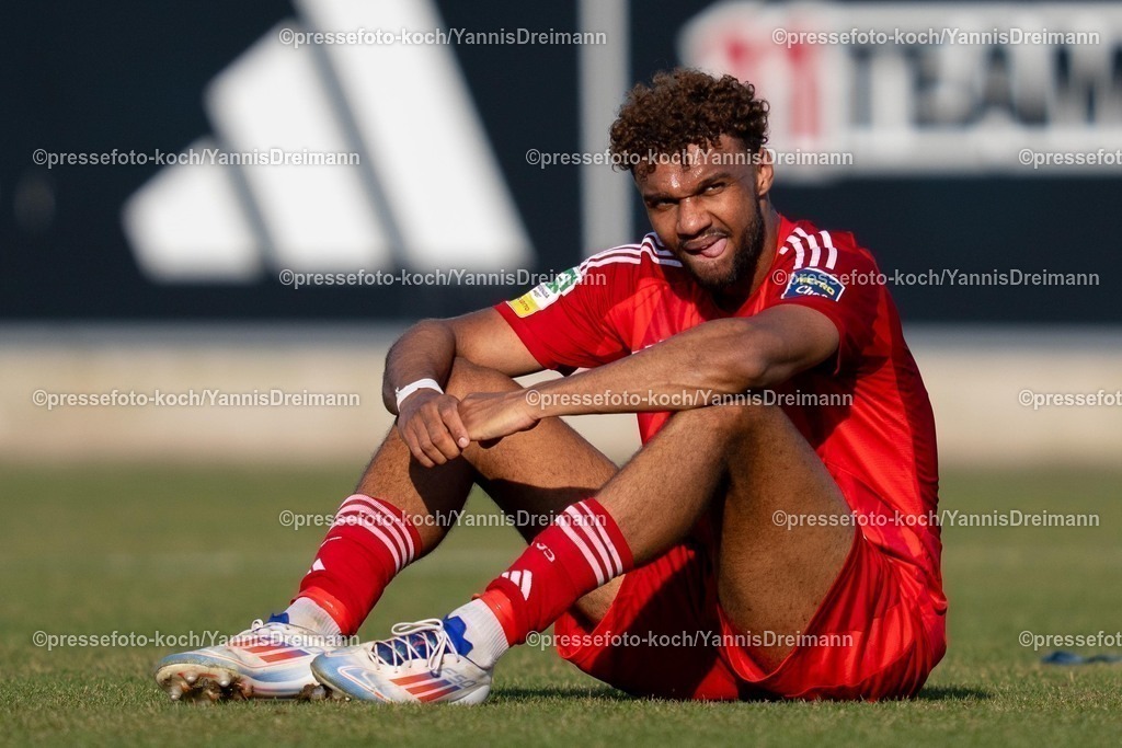 xYDR08032501117 | 08.03.2025, xydrx, Fußball, Fortuna Düsseldorf II (U23) - FC Gütersloh, Regionalliga West, Paul-Janes-Stadion: Elias Egouli (Düsseldorf II #4) enttäuscht, frustriert nach dem Spiel