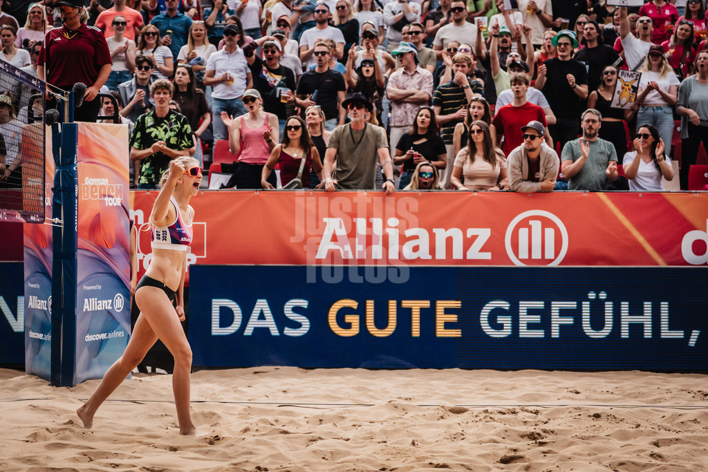 Beachvolleyball | Frauen | Allianz German Beach Tour 2025 | Tourstop Düsseldorf | 17.05.2025 | Nele Barber jubelt