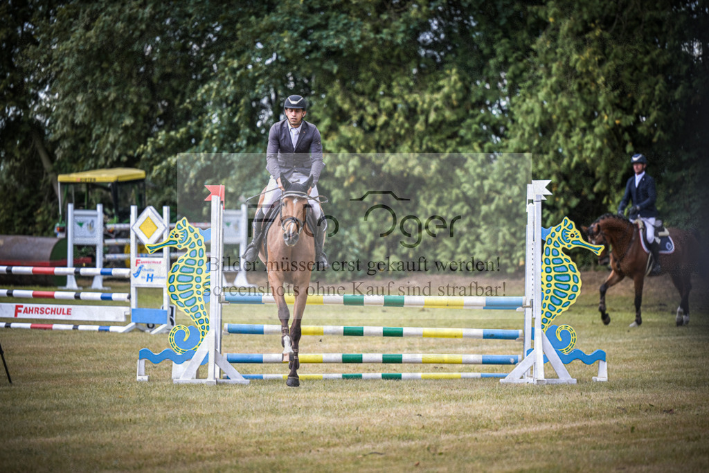 DOS_1284 | Entdecke hochwertige Reitturnierfotos von Foto Oger. Professionell, emotional und authentisch – jetzt Lieblingsmomente im Shop bestellen.Deutschlandweite Turnierfotografie. - Realisiert mit Pictrs.com