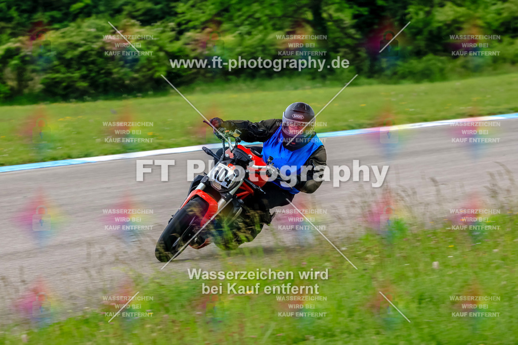 MotoTeam-3178 | Hier findet Ihr Bilder von Touristenfahrten auf der Nürburgring Nordschleife oder von anderen Veranstaltungen die ich besucht habe. Viel Spass beim Durch Schauen 