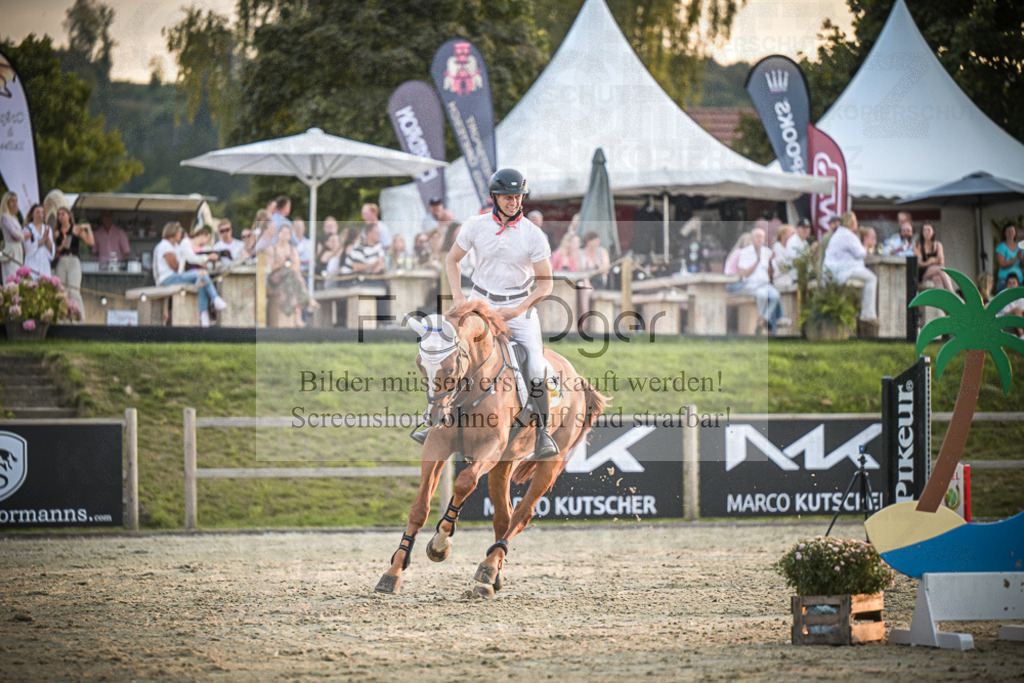 DOS_1923 | Entdecke hochwertige Reitturnierfotos von Foto Oger. Professionell, emotional und authentisch – jetzt Lieblingsmomente im Shop bestellen.Deutschlandweite Turnierfotografie. - Realisiert mit Pictrs.com