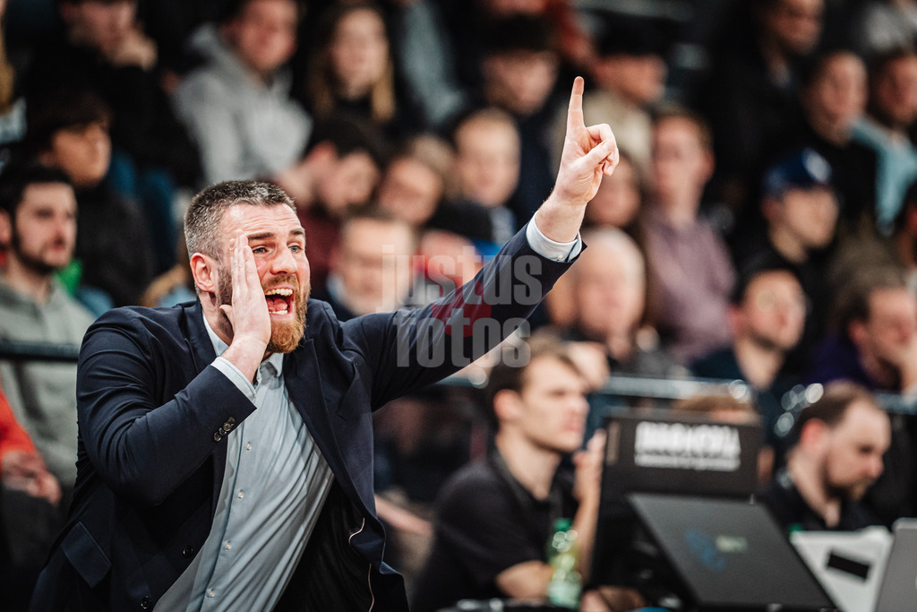 Basketball | Männer | Saison 2024/2025 | BKT EuroCup | Veolia Towers Hamburg vs. Hapoel Bank Yahav Jerusalem | 17.12.2024 | Assistant Coach Stanley Witt (Veolia Towers Hamburg)