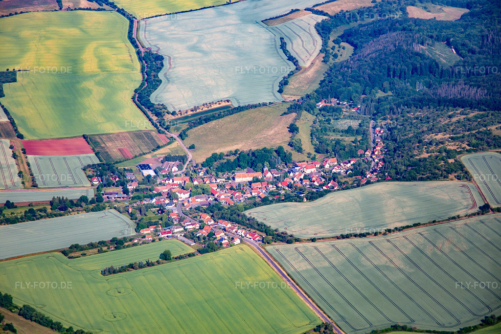 Luftbild: Ortsansicht von Osten im Ortsteil Wickerode in Südharz im Bundesland Sachsen-Anhalt in Deutschland. Foto: IMG_136729.jpg vom 18.06.2023 durch Werner Riehm/FLY-FOTO.de