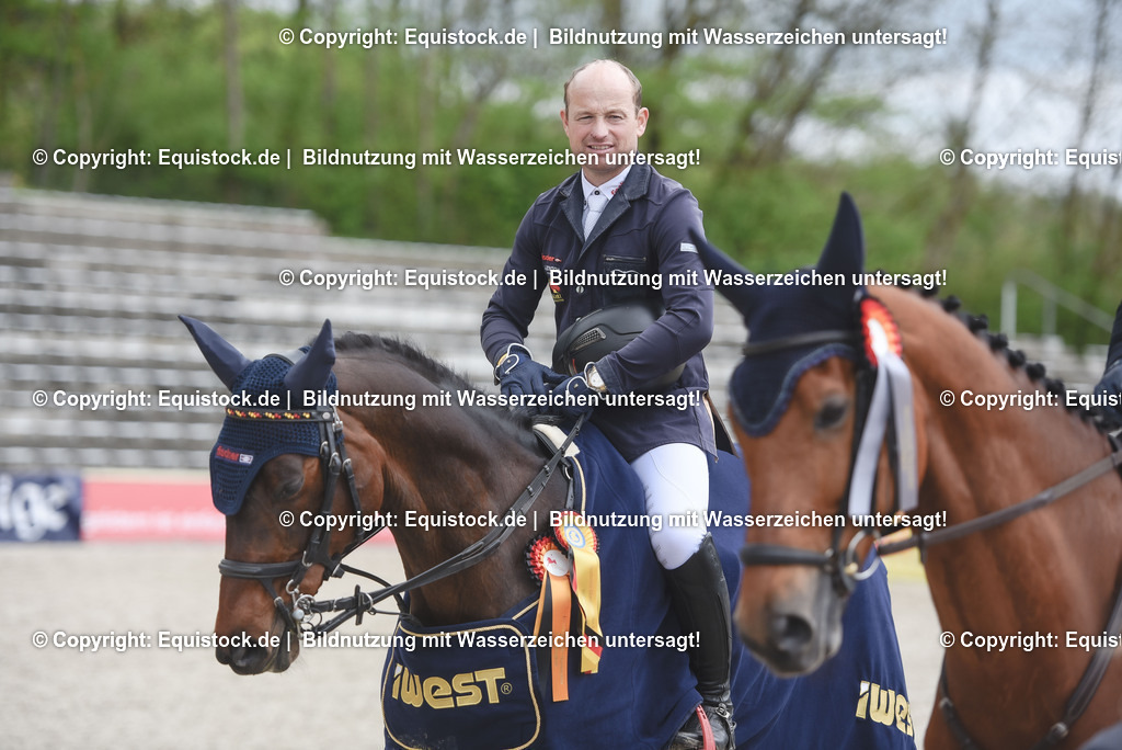 20230514_CCI4_Springen_0442 | equistock