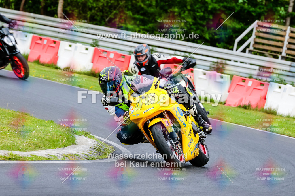 MotoTeamVBK-20140 | Hier findet Ihr Bilder von Touristenfahrten auf der Nürburgring Nordschleife oder von anderen Veranstaltungen die ich besucht habe. Viel Spass beim Durch Schauen 