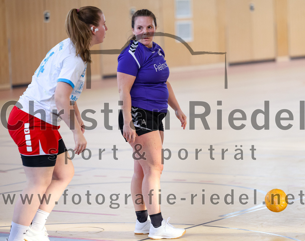 2023-03-18_095_SpVgg_Altenerding_II_gegen_HSG_Freising-Neufahrn_II | Erding, Deutschland, 18.03.2023:
Handball, Bezirksliga Frauen Altbayern 2022 / 2023, 14. Spieltag, SpVgg Altenerding II gegen HSG Freising-Neufahrn II, Endergebnis: 25:27

Miriam Deuschle (SpVgg Altenerding, #4)

Foto: Christian Riedel / fotografie-riedel.net