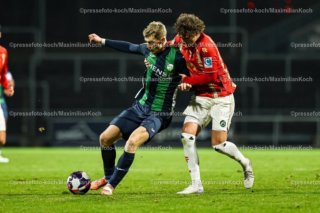 xKWIx13022601076 | 13.02.2026, xKWIx, Fußball, Regionalliga West, SC Fortuna Köln - FC Gütersloh, Südstadion: Vleron Statovci (SC Fortuna Köln #4) im Zweikampf gegen Luis Frieling (FC Gütersloh #21) Photo: xKamilxWilkowskixPressefotoKochx