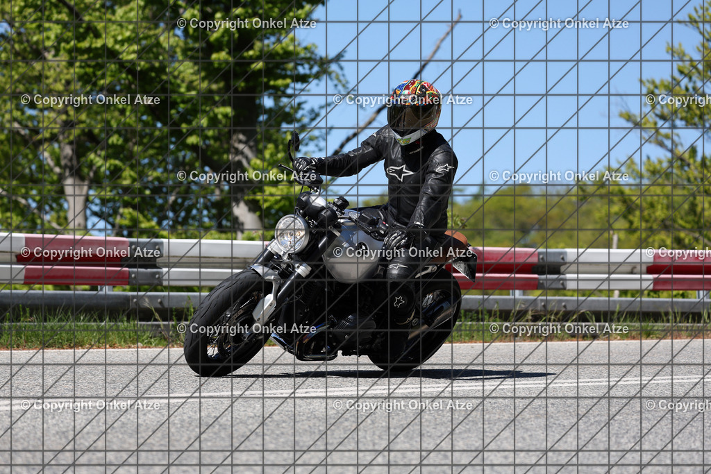 IMG_9885 | Fotograf am Kyffhäuser. Onkel Atze. Kyffhäuser Rennstrecke. Café36. Motorsportfotografie. - Realisiert mit Pictrs.com