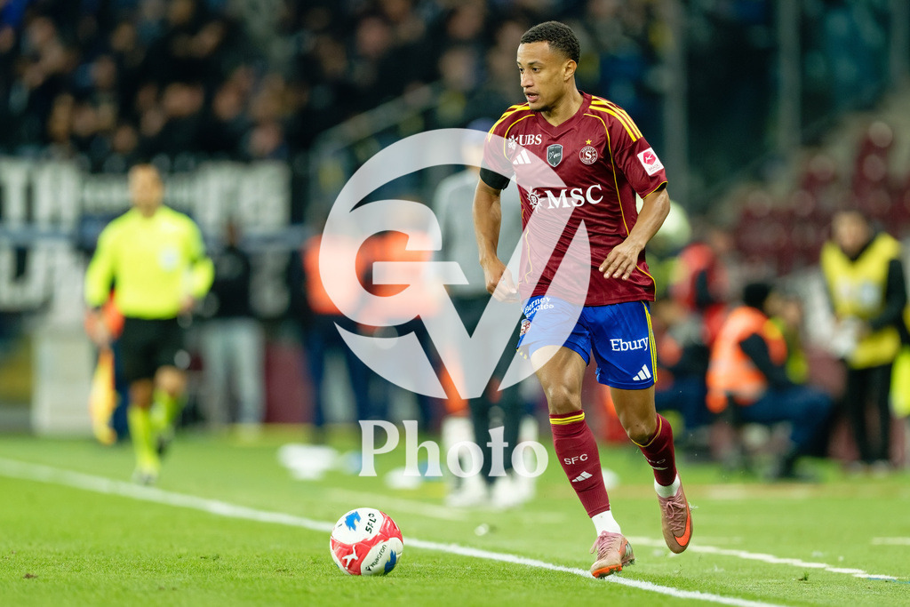 Brack Super League - Servette FC v FC Lausanne-Sport | Lilian Njoh (14 Servette FC) in action (close up)  during the Brack Super League match between Servette FC and FC Lausanne-Sport at Stade de Geneve in Geneva, Switzerland