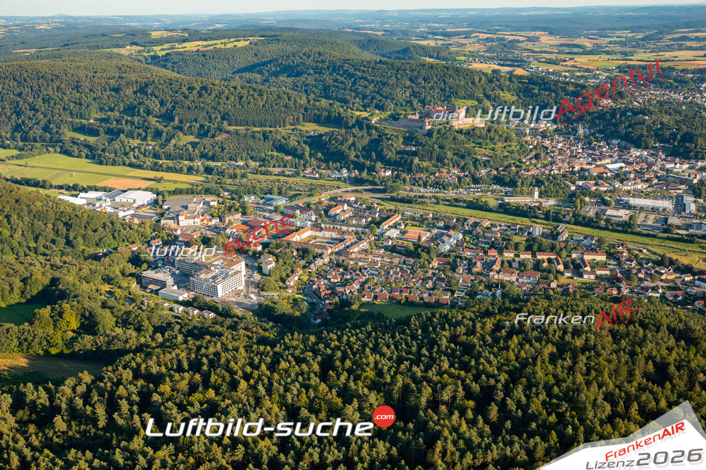 Das Luftbild zeigt : Pörbitsch Kulmbach - Die Luftaufnahme wurde 2024 vom UL-Flugzeug aus erstellt ( keine Drohne ) - Hochauflösende Luftaufnahme - Für grossformatige Ausdrucke geeignet. Die Geschenkidee !Mit Lizenz und Bildrechte bestellbar