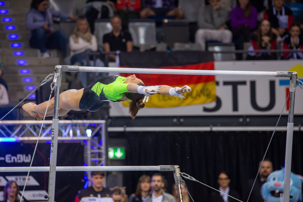 EnBW DTB-Pokal Stuttgart 2025, Mixed Cup***Janoah Müller beim Einturnen am Stufenbarren | EnBW DTB-Pokal Stuttgart 2025, Mixed Cup***Janoah Müller beim Einturnen am Stufenbarren - Realisiert mit Pictrs.com