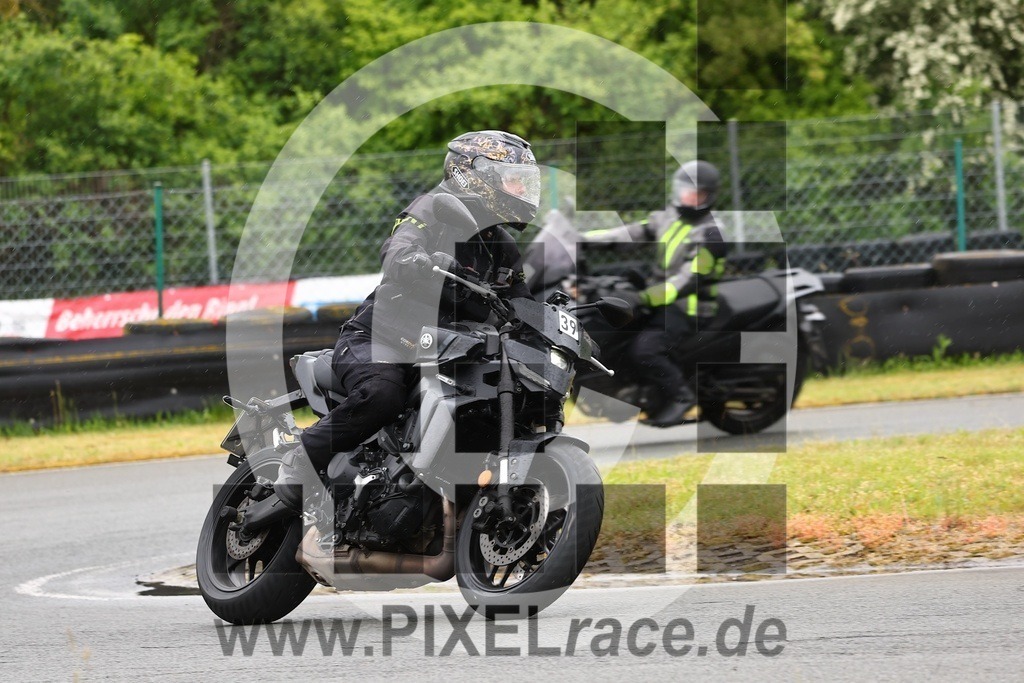 0039-20260512_01348 | Schöne Erinnerungen an spannende Momente - das festzuhalten ist unser Job. PIXELrace.de ist seit 2003 auf den Rennstrecken Europas unterwegs um die Action draußen beim Fahren und die wunderbare Stimmung imm Fahrerlager für euch einzufangen.