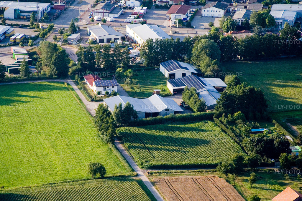 Luftbild: In den Rötzwiesen, Hof Fam. Kerth im Ortsteil Minderslachen in Kandel im Bundesland Rheinland-Pfalz in Deutschland. Foto: IMG_11703.jpg vom 25.07.2008 durch Werner Riehm/FLY-FOTO.de