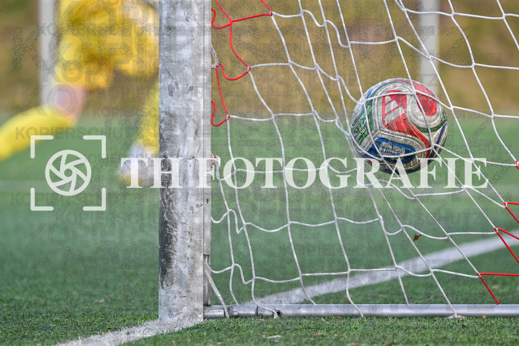 GER, FVLB - FC Bayern München, Fussball, PS-Immo-Cup 2026,U14 Feldturnier, 17.01.2026 | Stockphoto, Ball im Netz/Tor