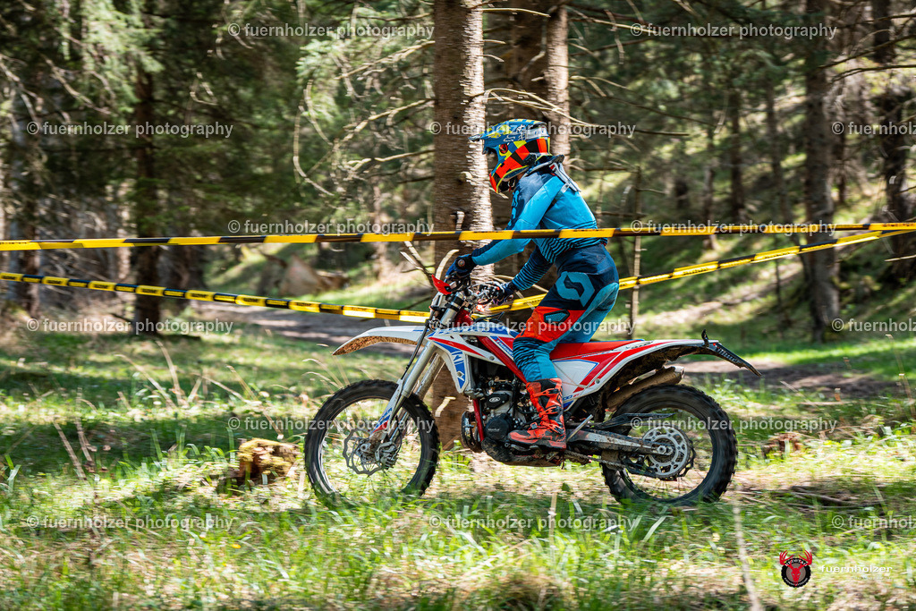 fuernholzer_250501-C2-335 | Fotografische Impressionen von der Red Stag Enduro Extreme by fuernholzer-photography.com. Endurosport in Österreich fotografisch festgehalten von fuernholzer. Auftragsfotografie für Private, Gewerbefotos und Industriefotografie. Eventfotografie, Sportfotografie und Motorsportfotografie. Anbieter von Fotoworkshops, Fototraining, fotografischen Vorträgen und Fotoseminaren.